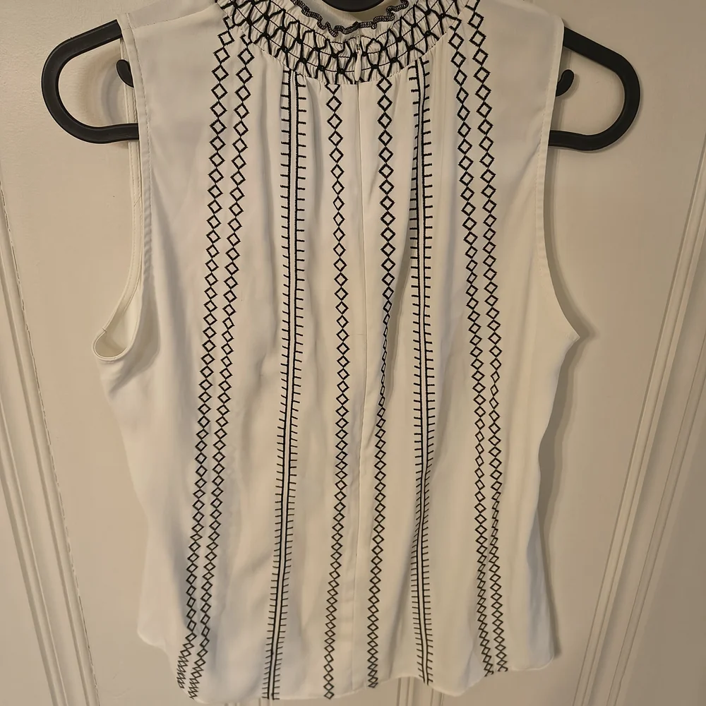 White House Black Market Geometric Embroidered Blouse - Picture 3 of 3